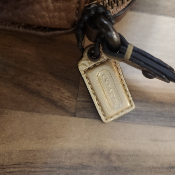 Coach Vintage Bronze Cervo Leather Small Camera Crossbody Bag. In excell… - Picture 5 of 10